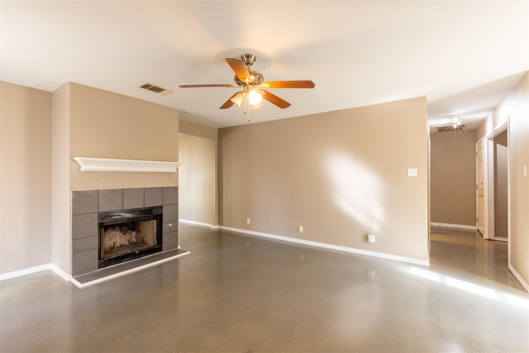 3205 Susquehanna LN — photo 3