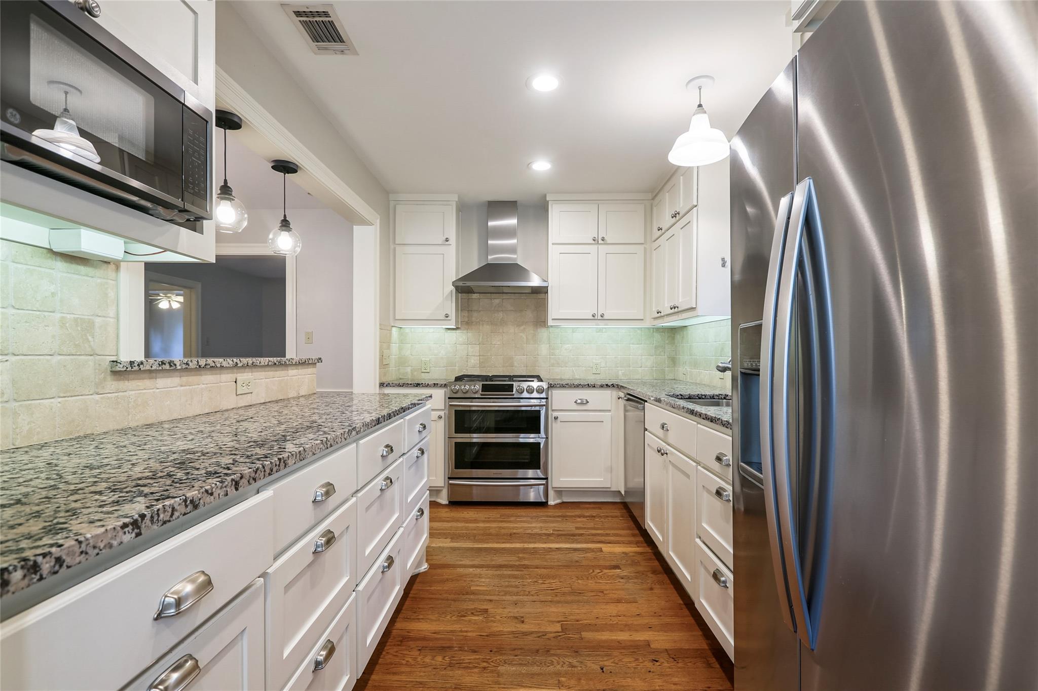 3103 Glenview Ave — photo 3