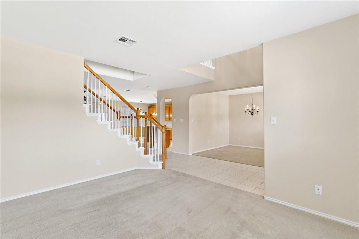 207 Colby LN — photo 4