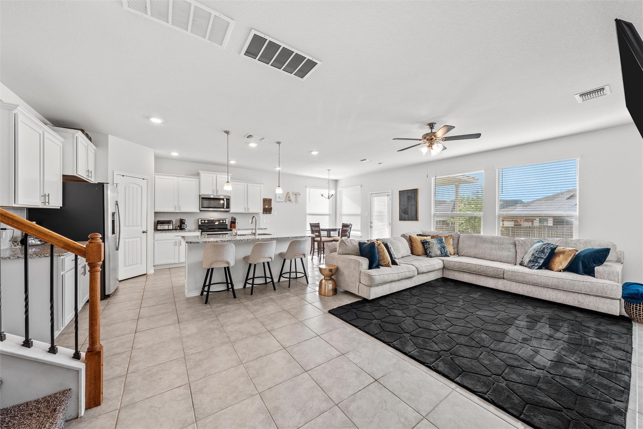 6113 Lavaca DR — photo 5