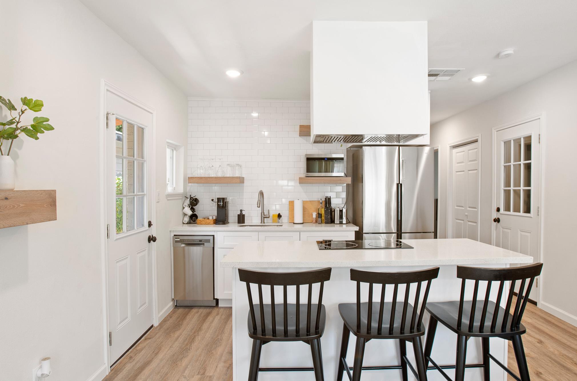 1613 Cesar Chavez BLVD — photo 4