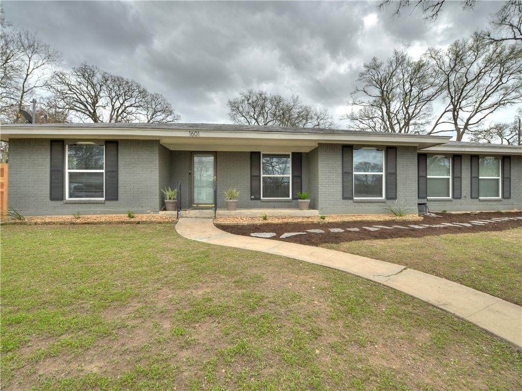 1601 Elmira RD — photo 3