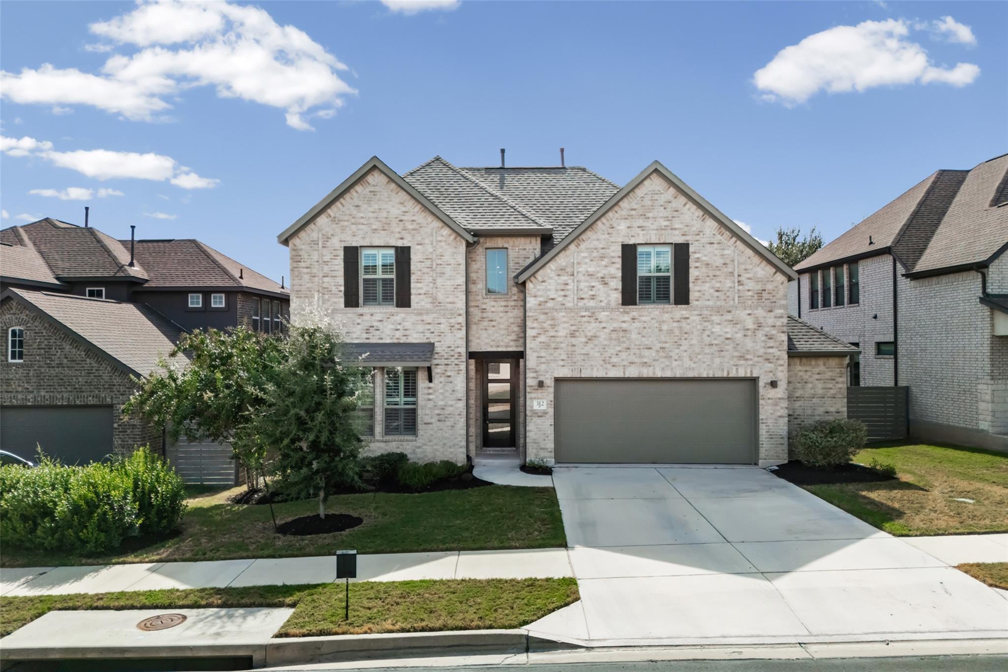 312 MADDOX DR