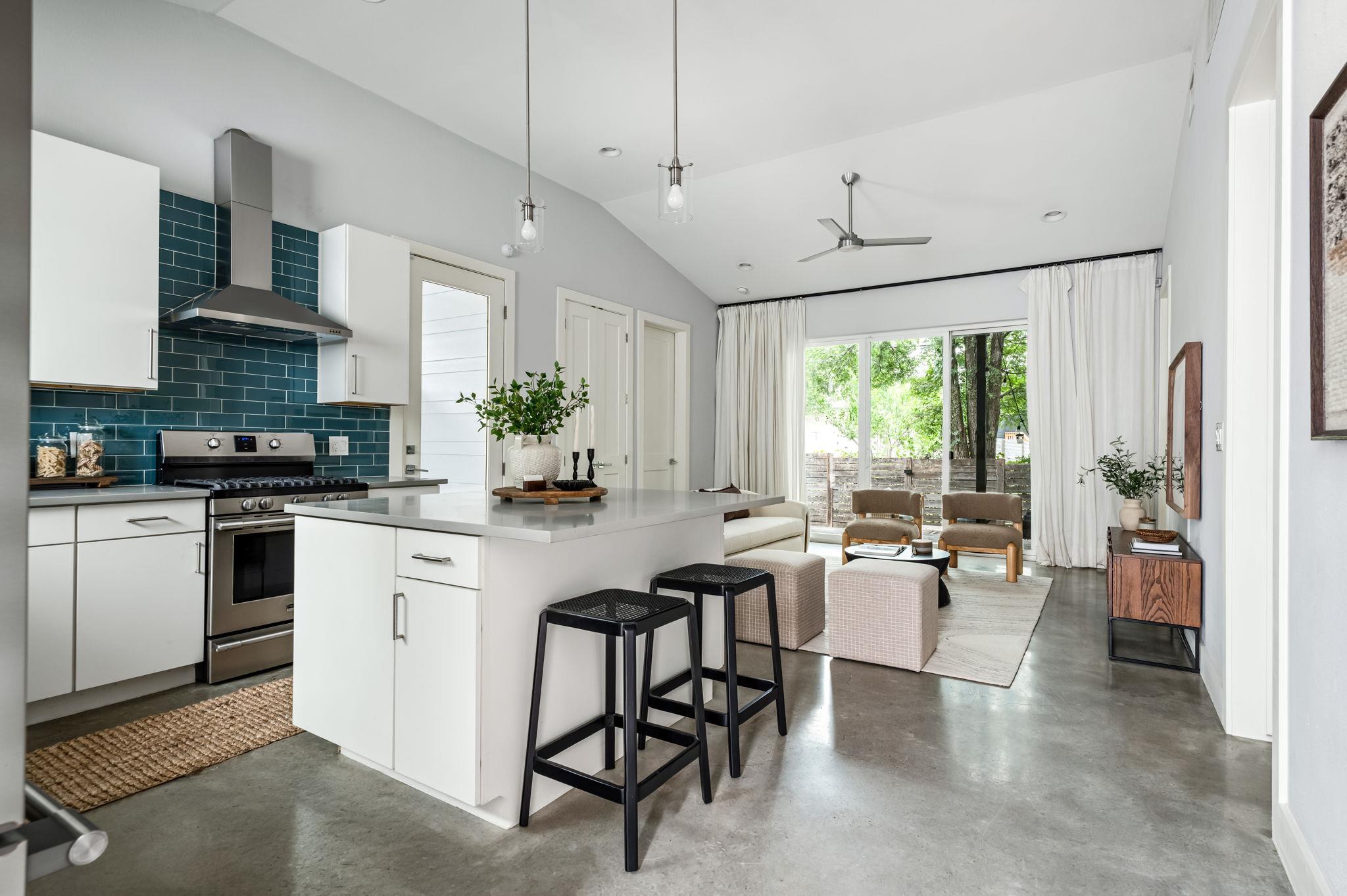 1703 Perez ST #2 — photo 4