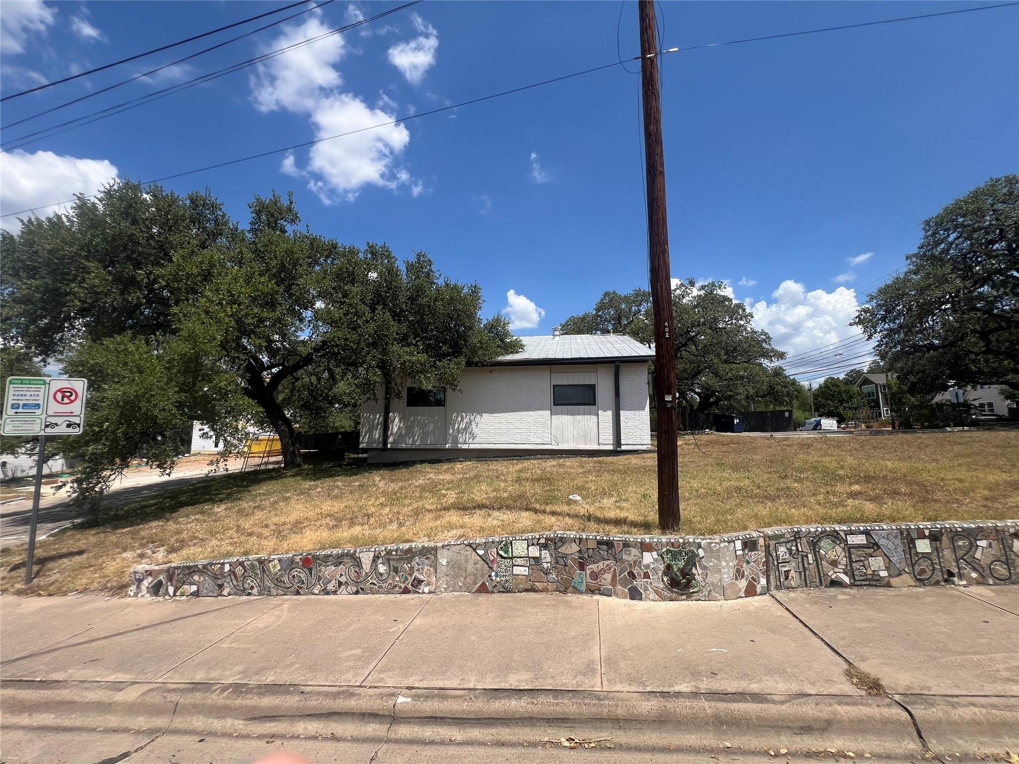 402 West Live Oak ST — photo 4