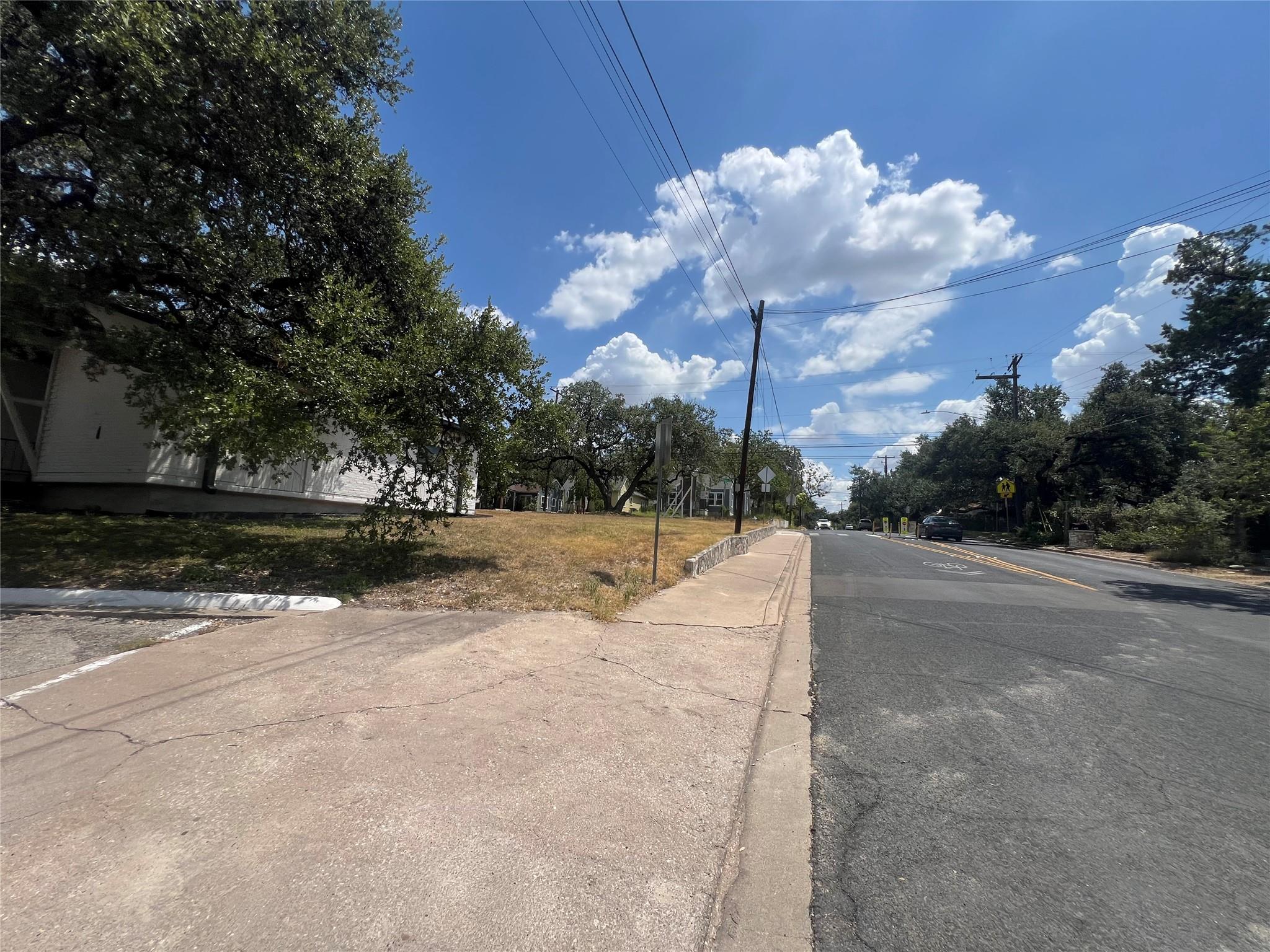 402 West Live Oak ST — photo 5