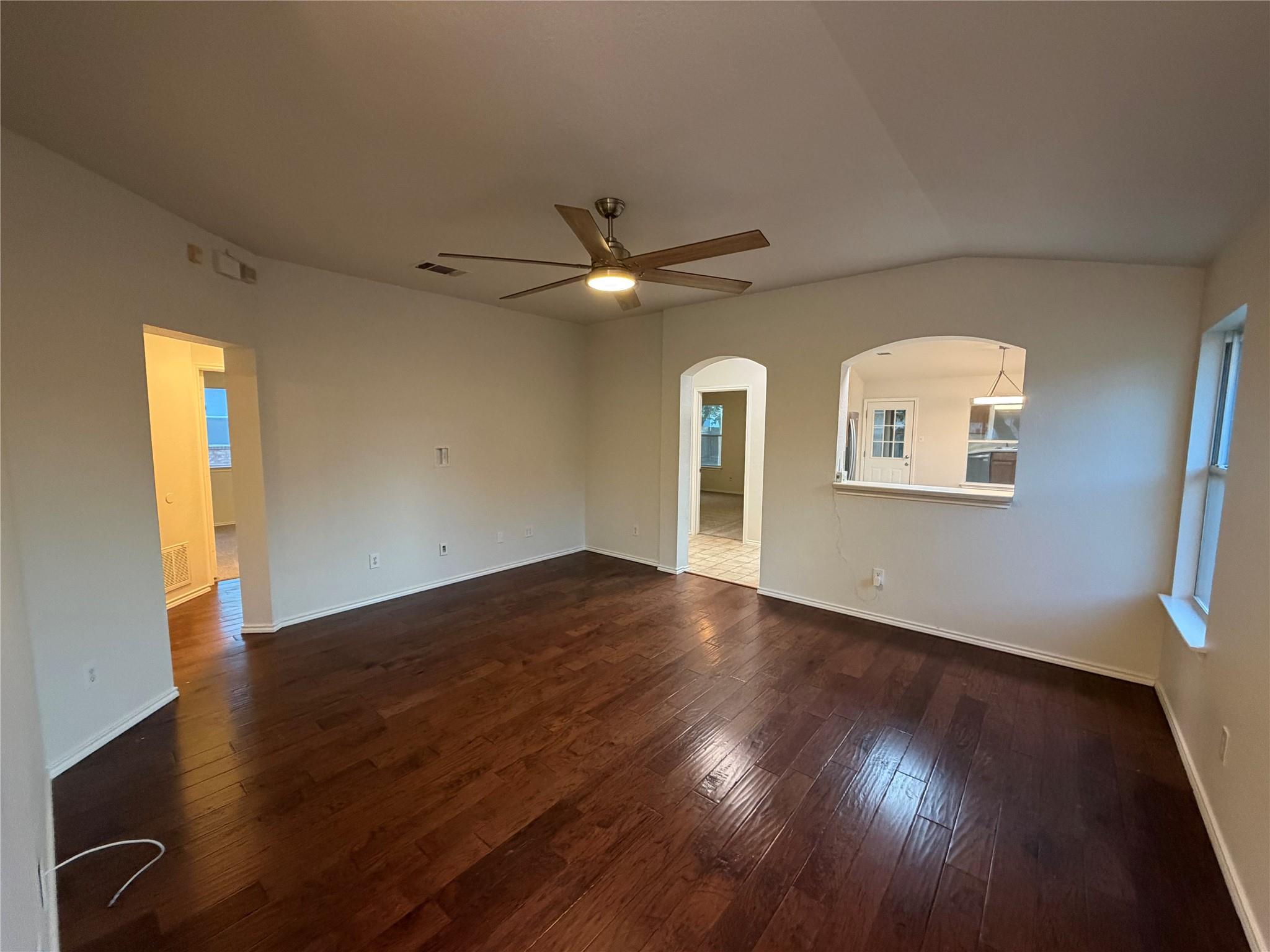 1107 Burgess DR — photo 3