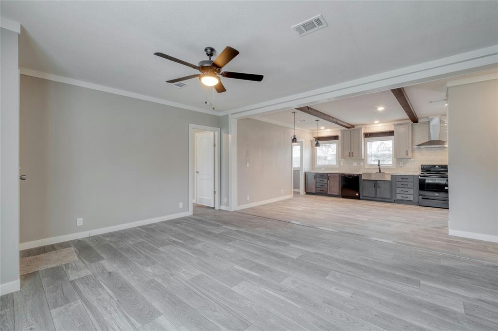 176 Whispering Pines DR — photo 5