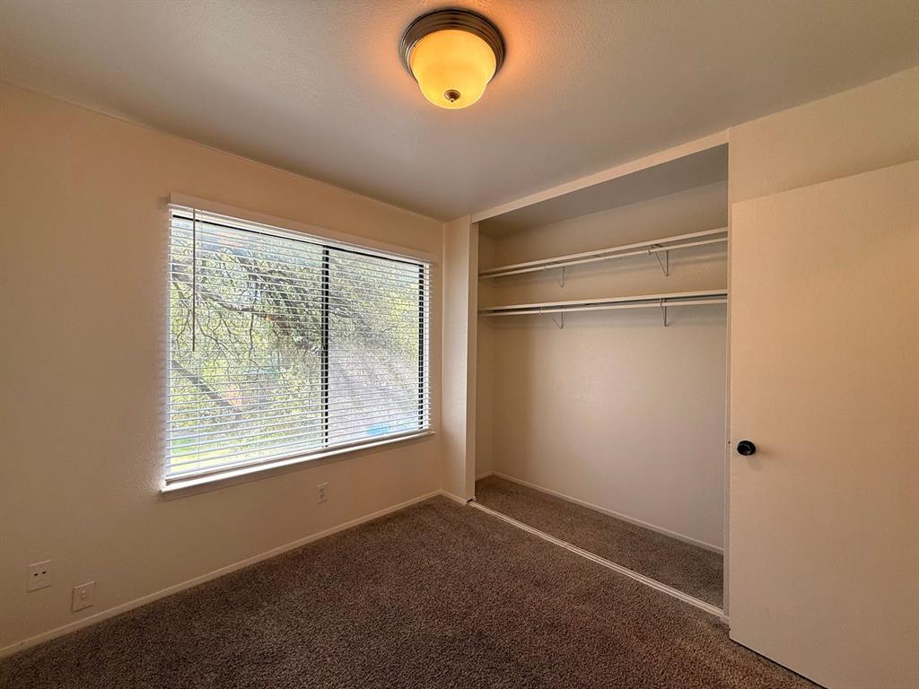 900 Village LN — photo 5