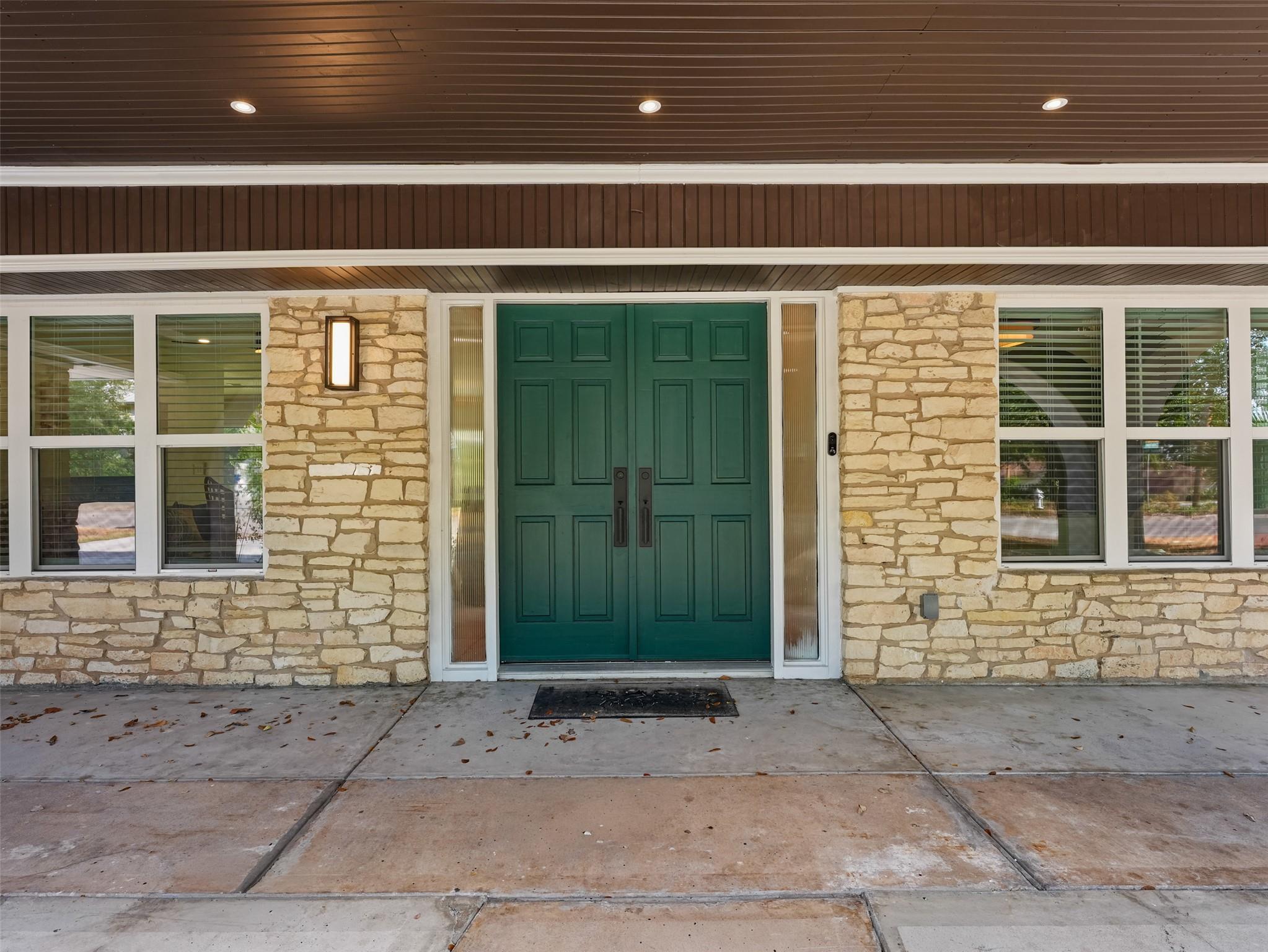 3008 Cedarlawn CIR — photo 4