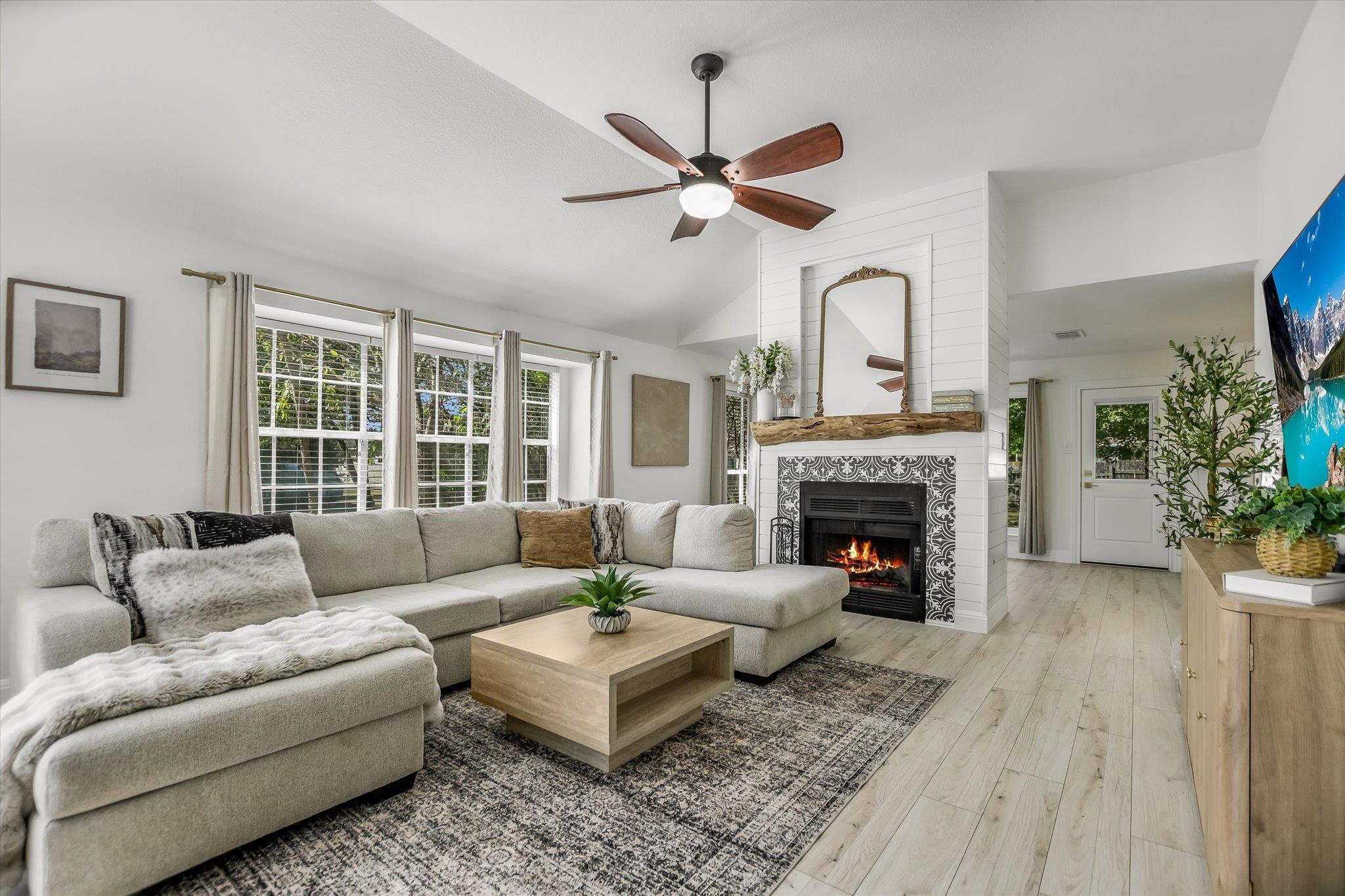 501 Battlecreek LN — photo 4