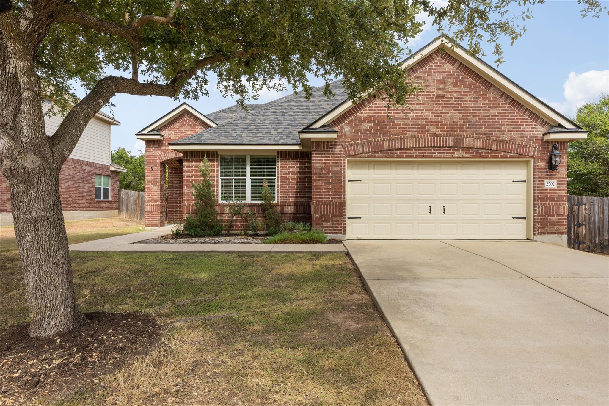 2502 White Stallion WAY