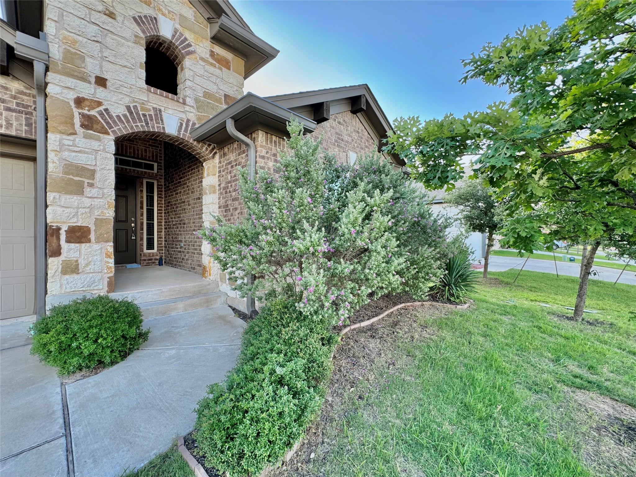 1212 Matt LN — photo 3