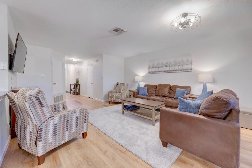 1205 Forest Oaks PATH — photo 4