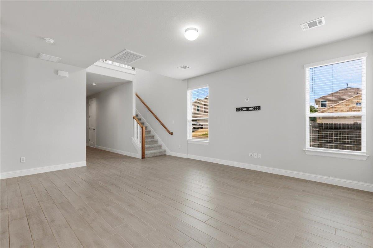 101 Free Stone DR — photo 3