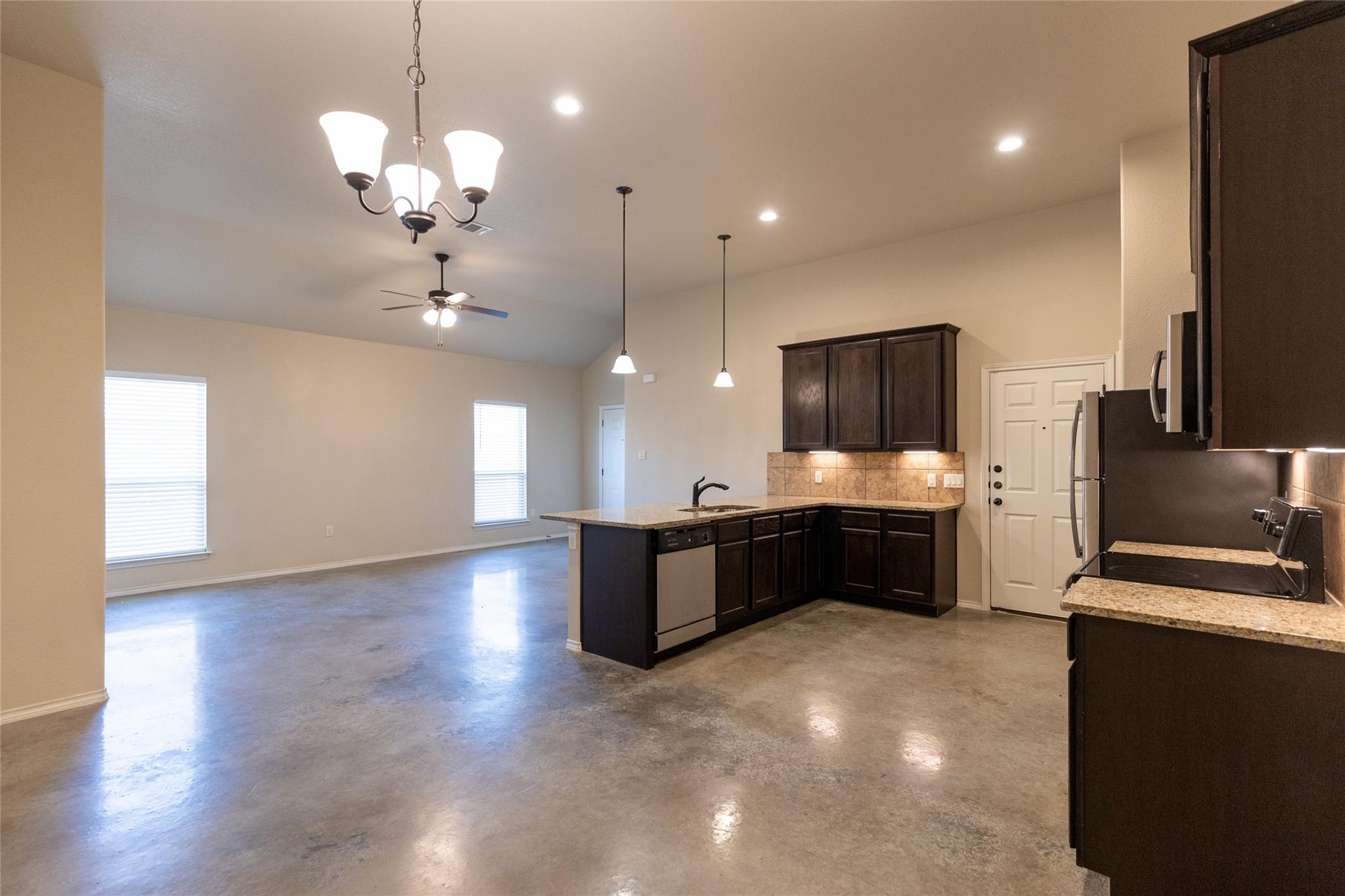 271 Joanne Loop LOOP #B — photo 3