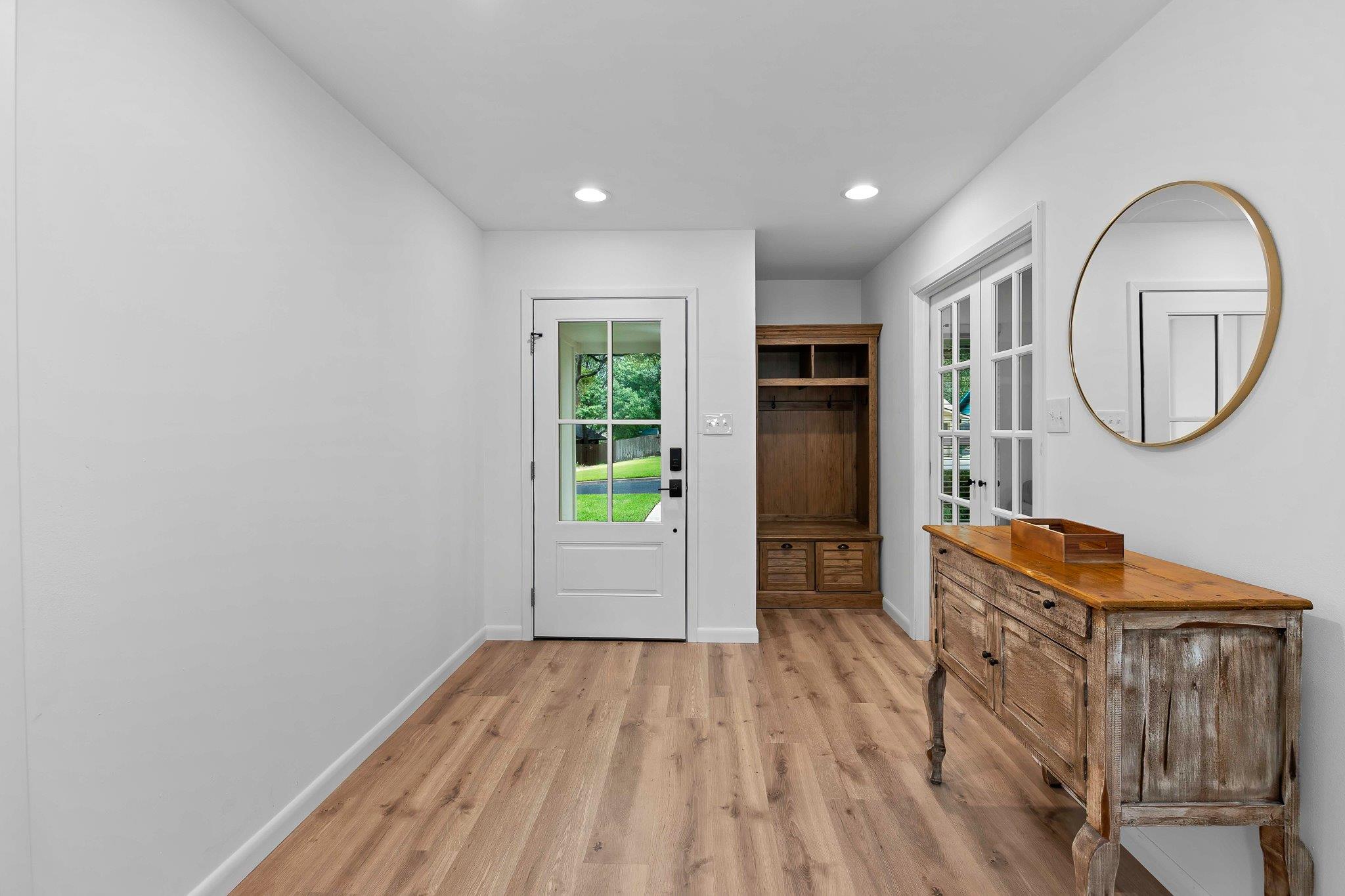 8806 Ridgehill DR — photo 3