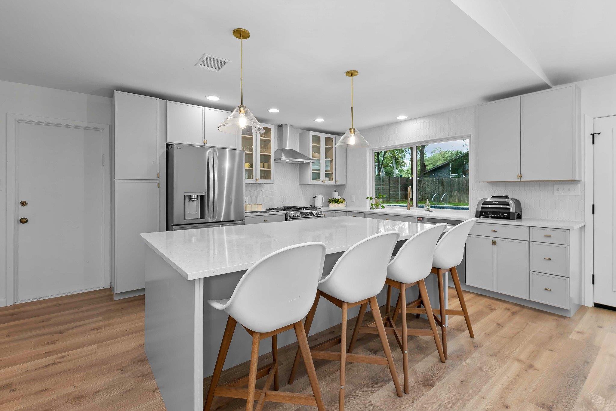 8806 Ridgehill DR — photo 5