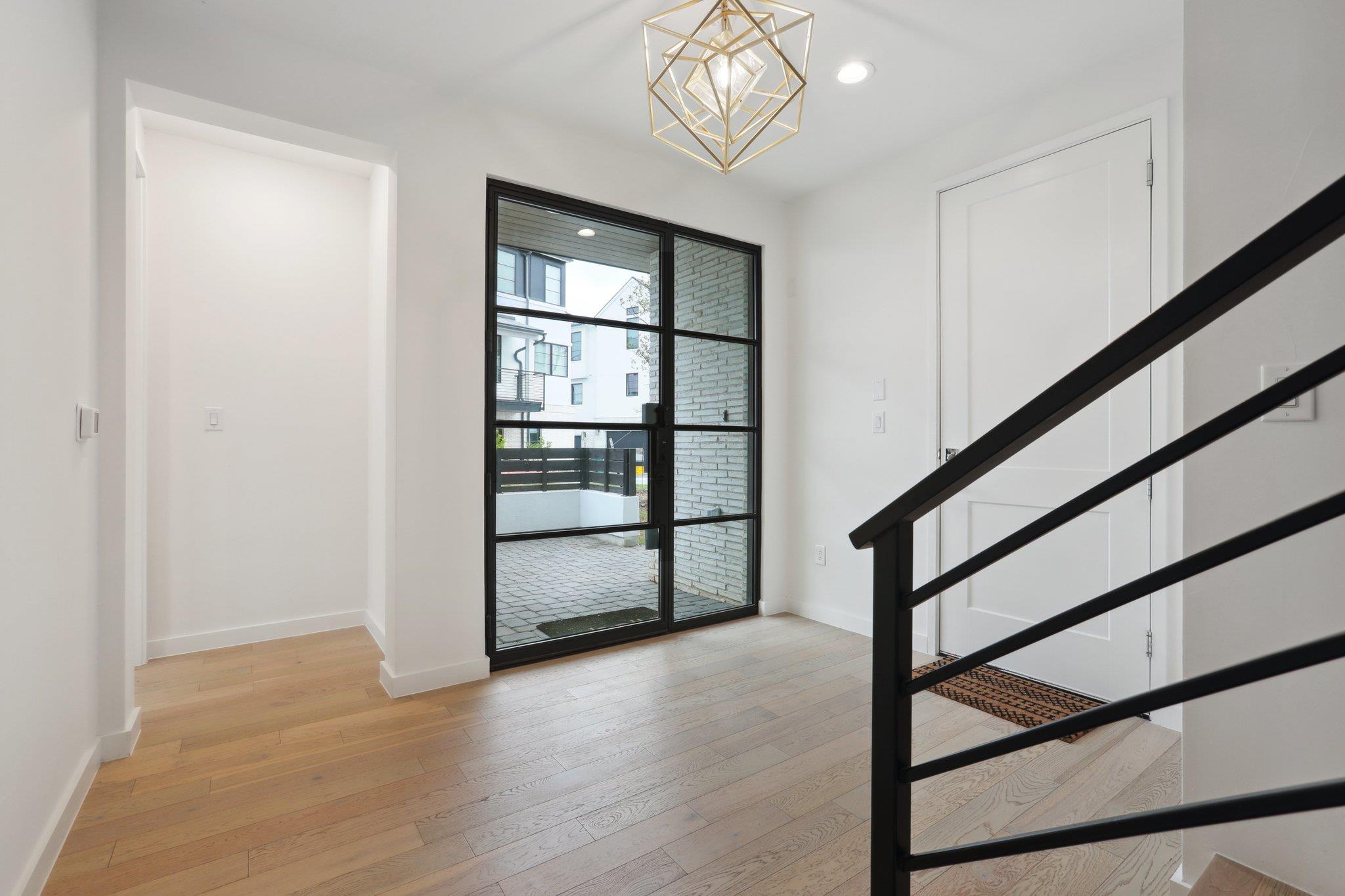 704 Ariana CT — photo 3