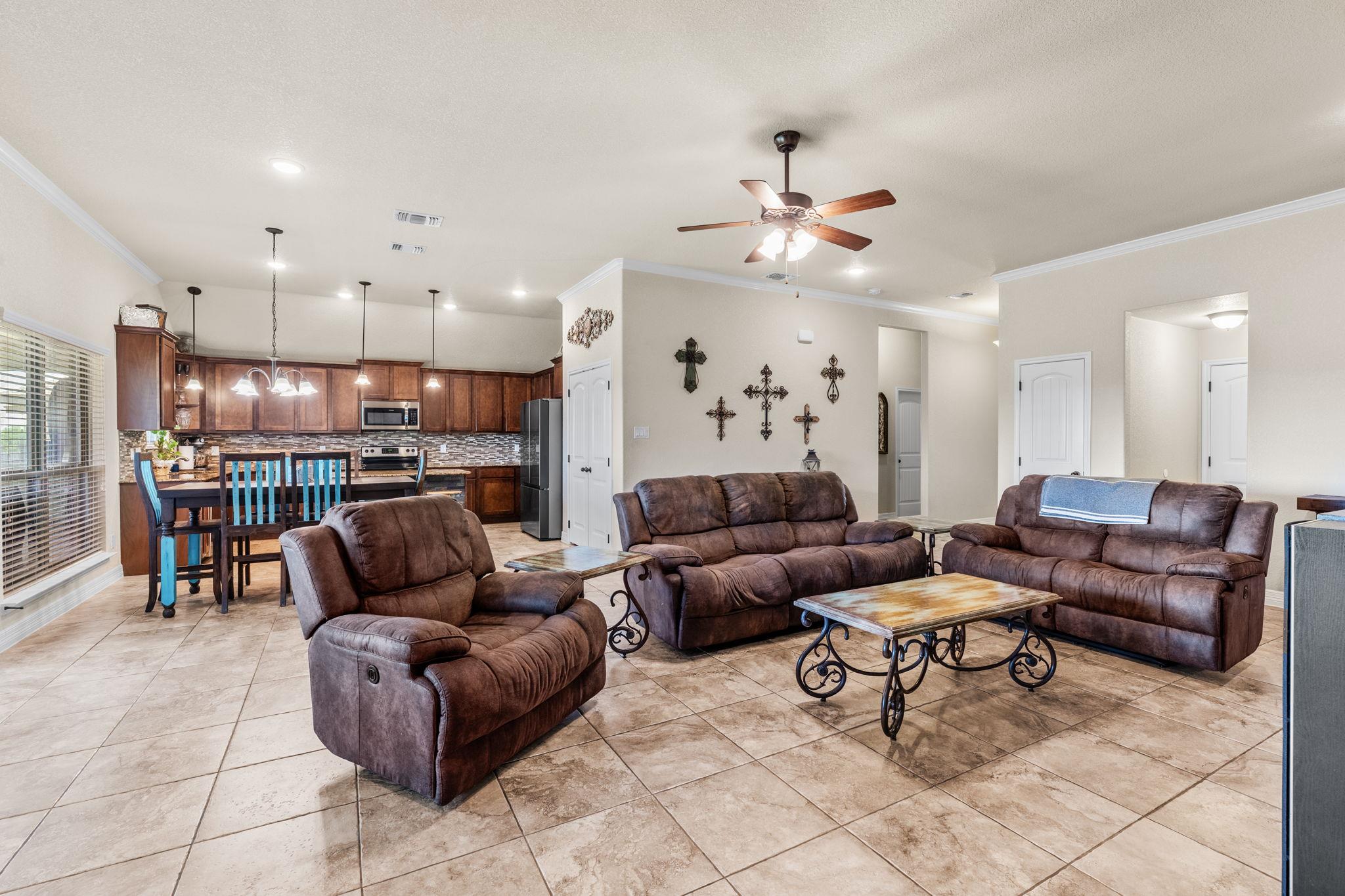 7606 Zircon DR — photo 4