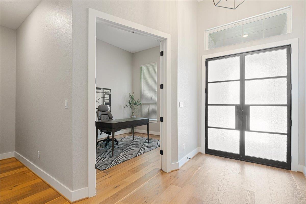 120 Shady Spring TRL — photo 3
