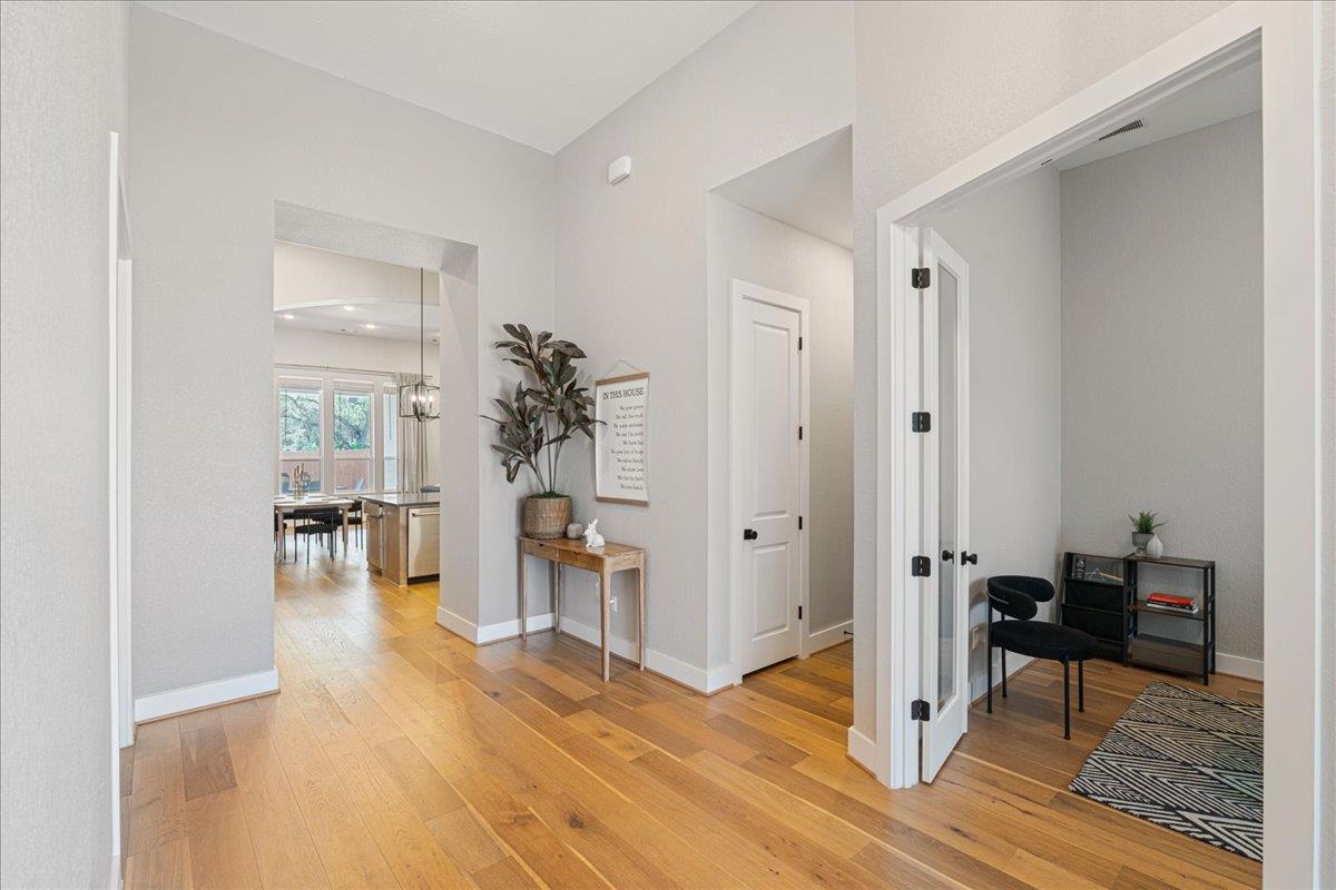120 Shady Spring TRL — photo 4