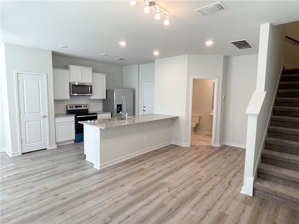 605 South ST — photo 4
