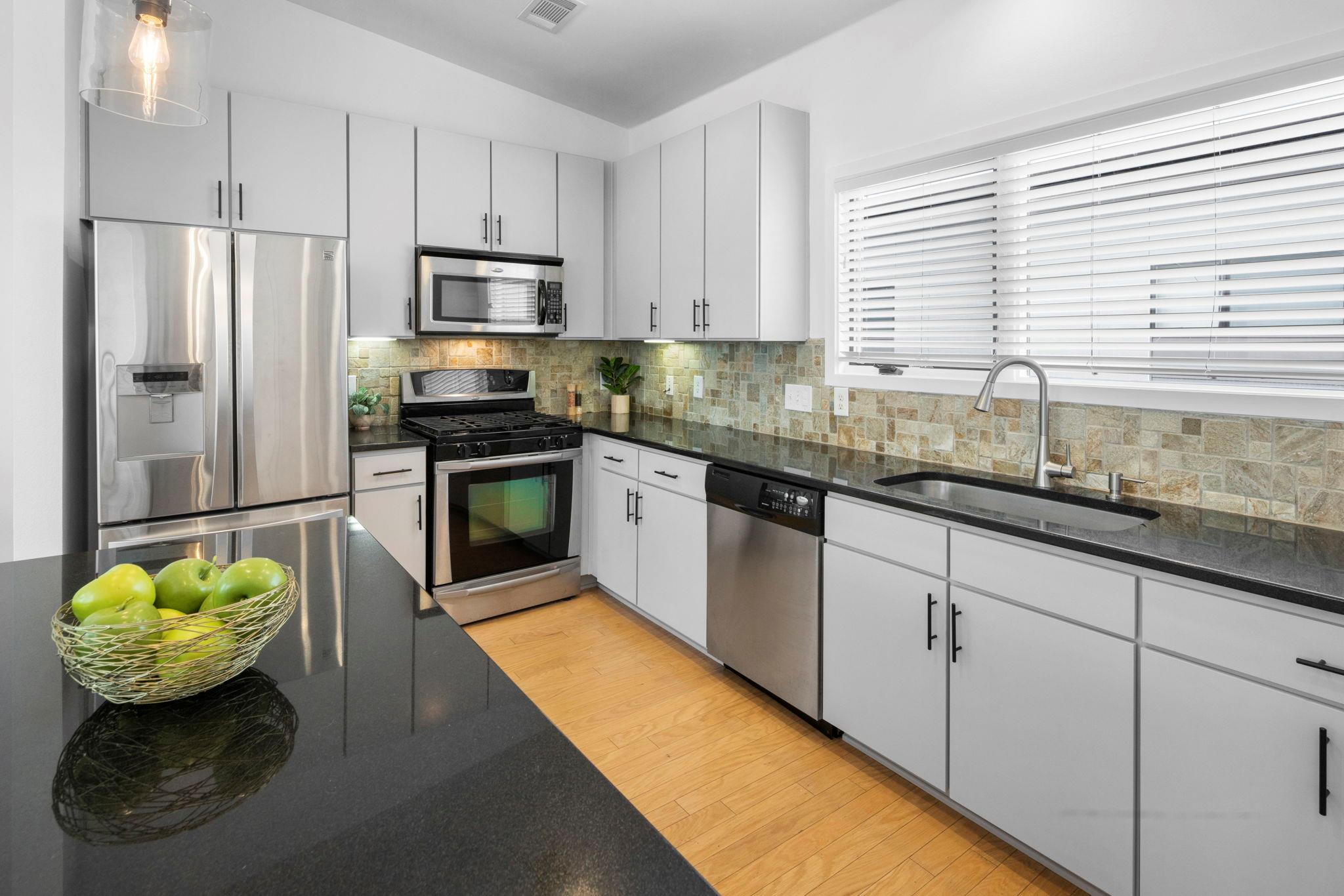 1702 Lamar BLVD #21 — photo 5