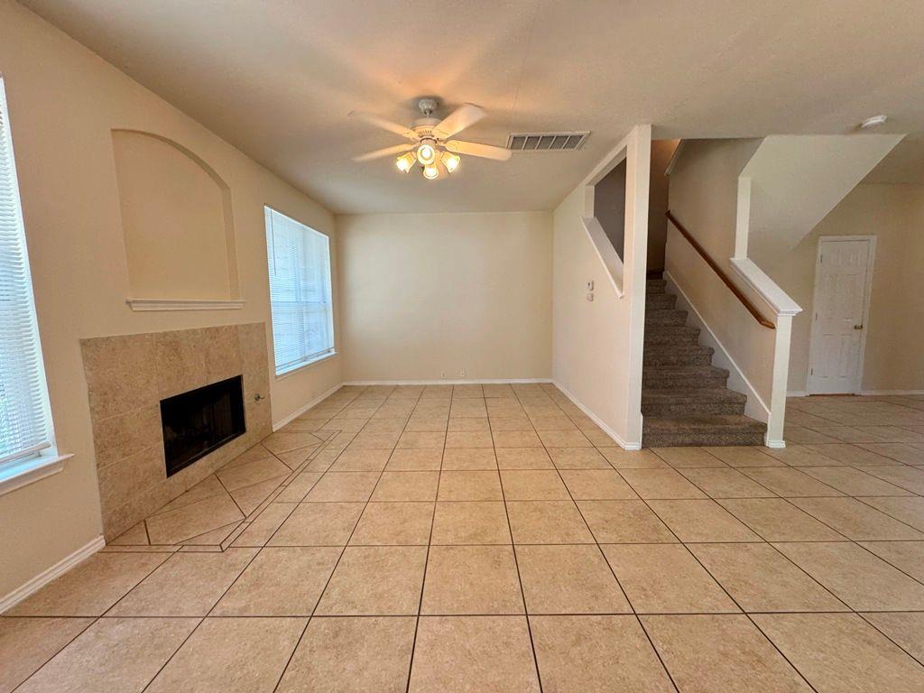 251 Utterback #A — photo 4