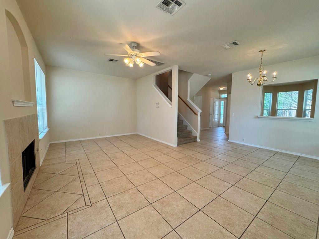 251 Utterback #A — photo 5