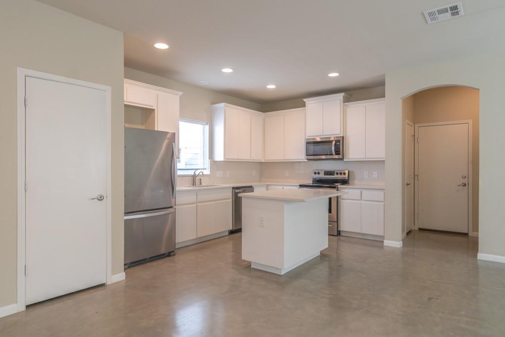 206 Munro ST — photo 4