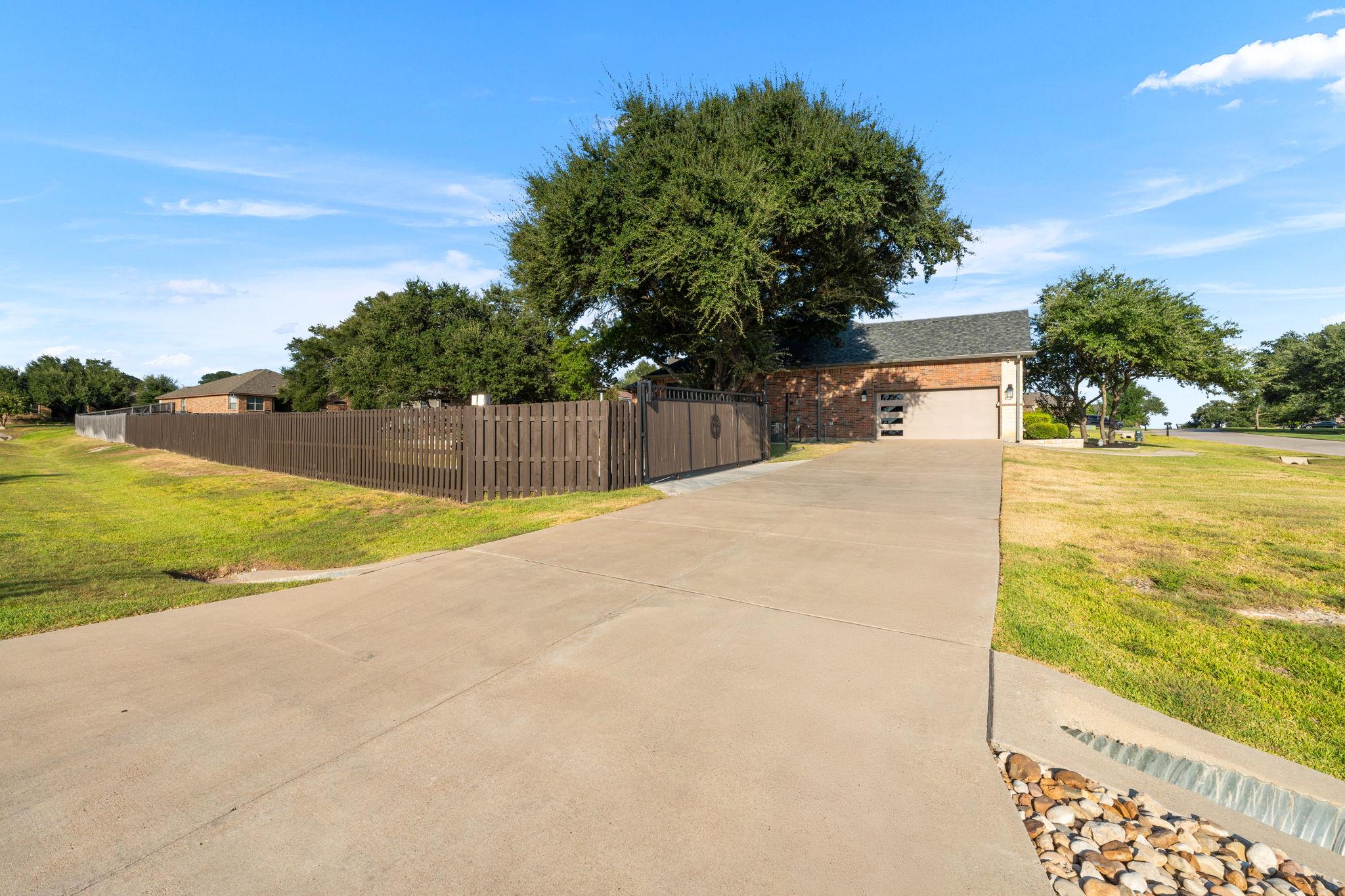 123 Archstone LOOP — photo 4
