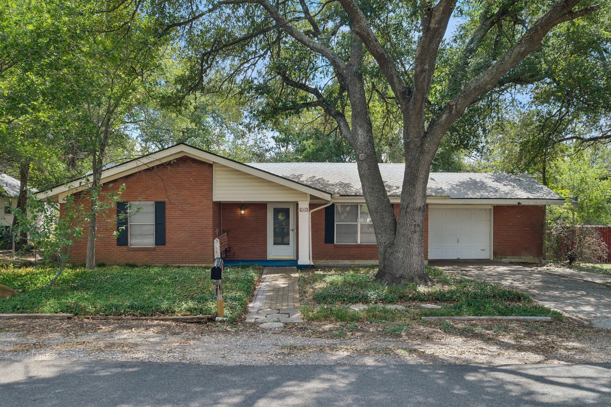 610 Mogonye LN — photo 3