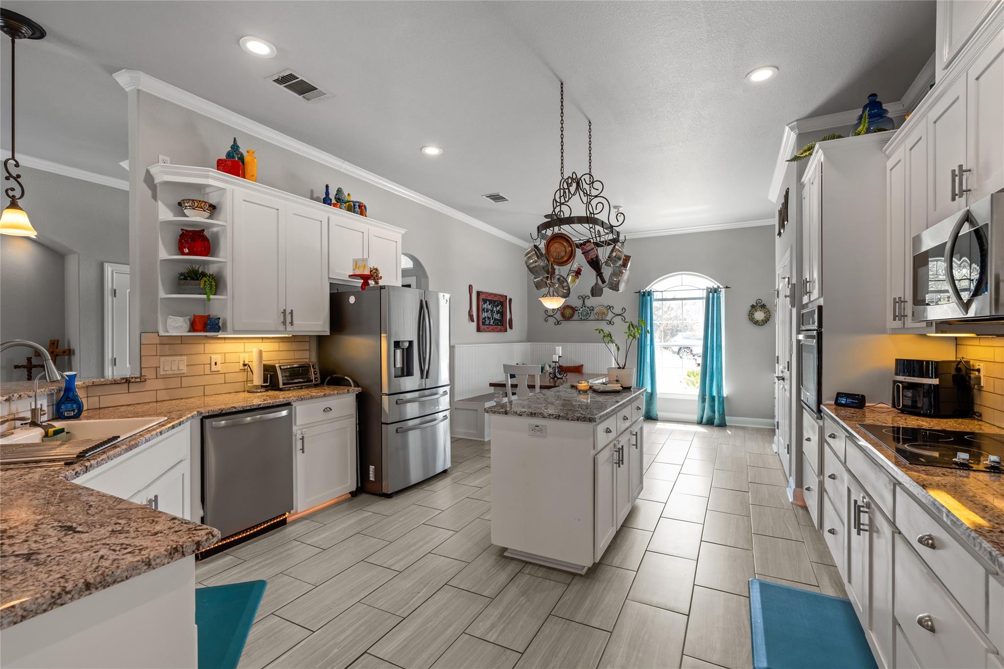 21508 Lake Park DR — photo 5