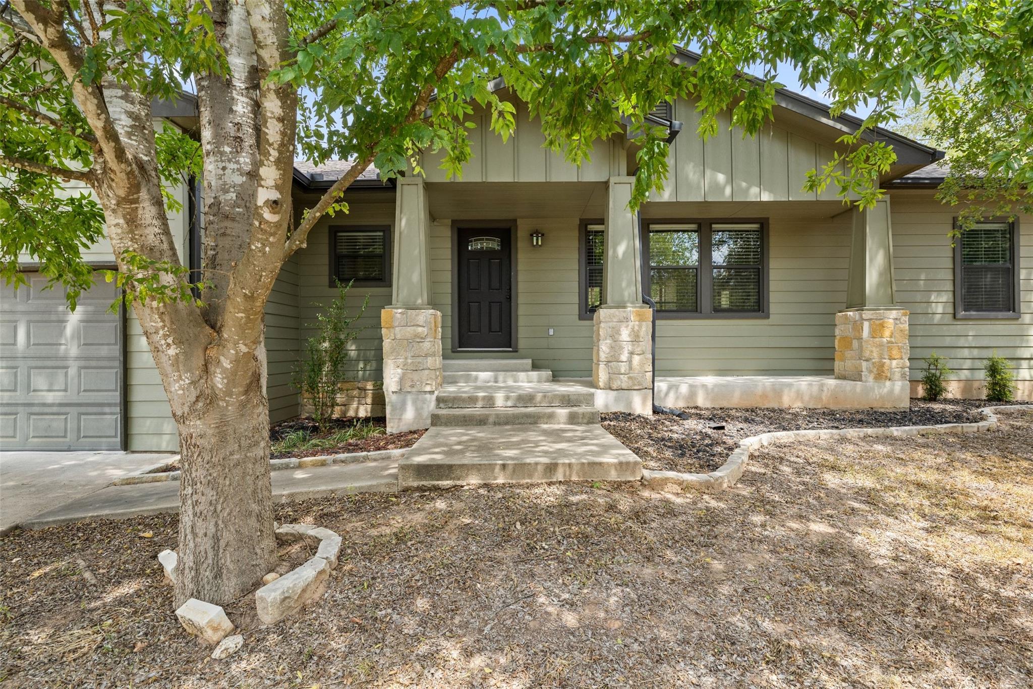 116 Laumaia LN