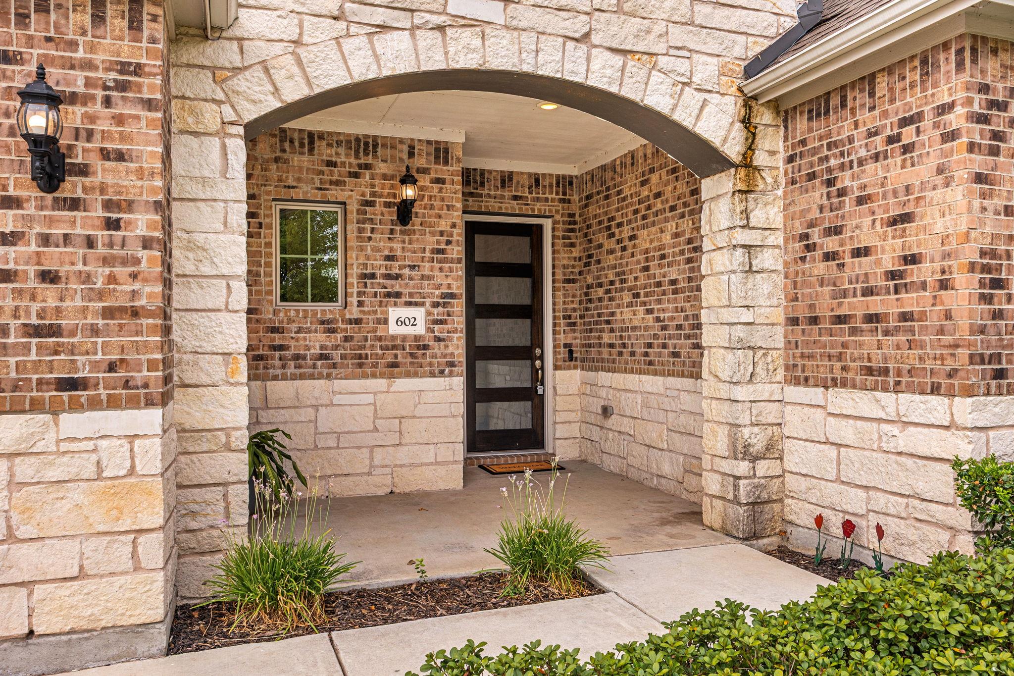 602 Pulitzer DR — photo 3