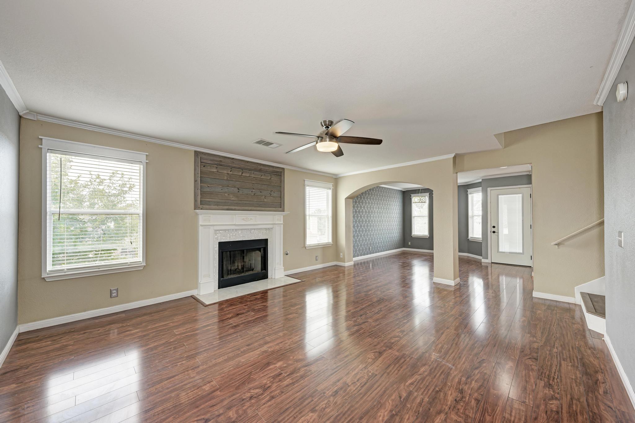 903 Estate DR — photo 4