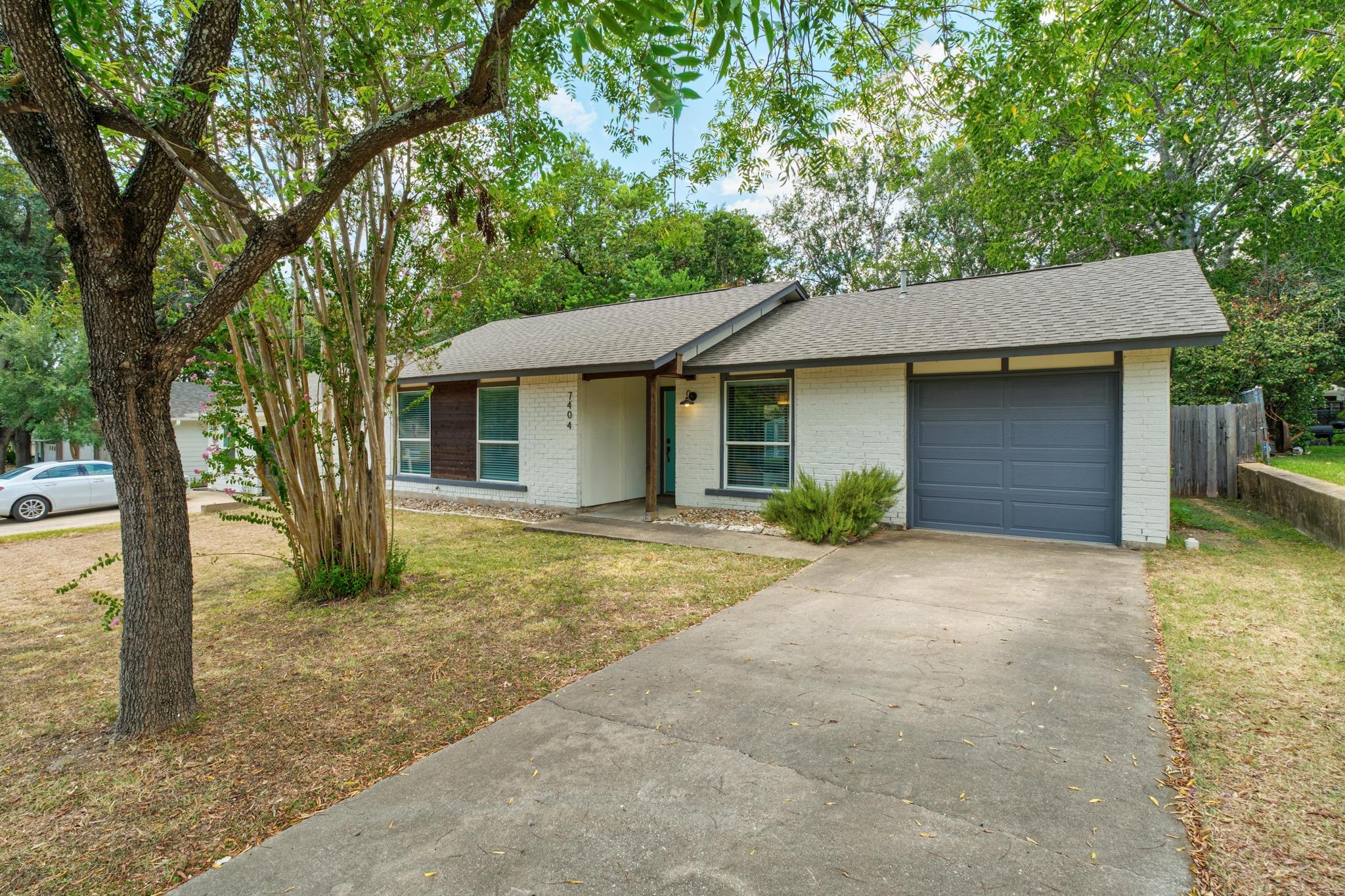 7404 Lunar DR — photo 3