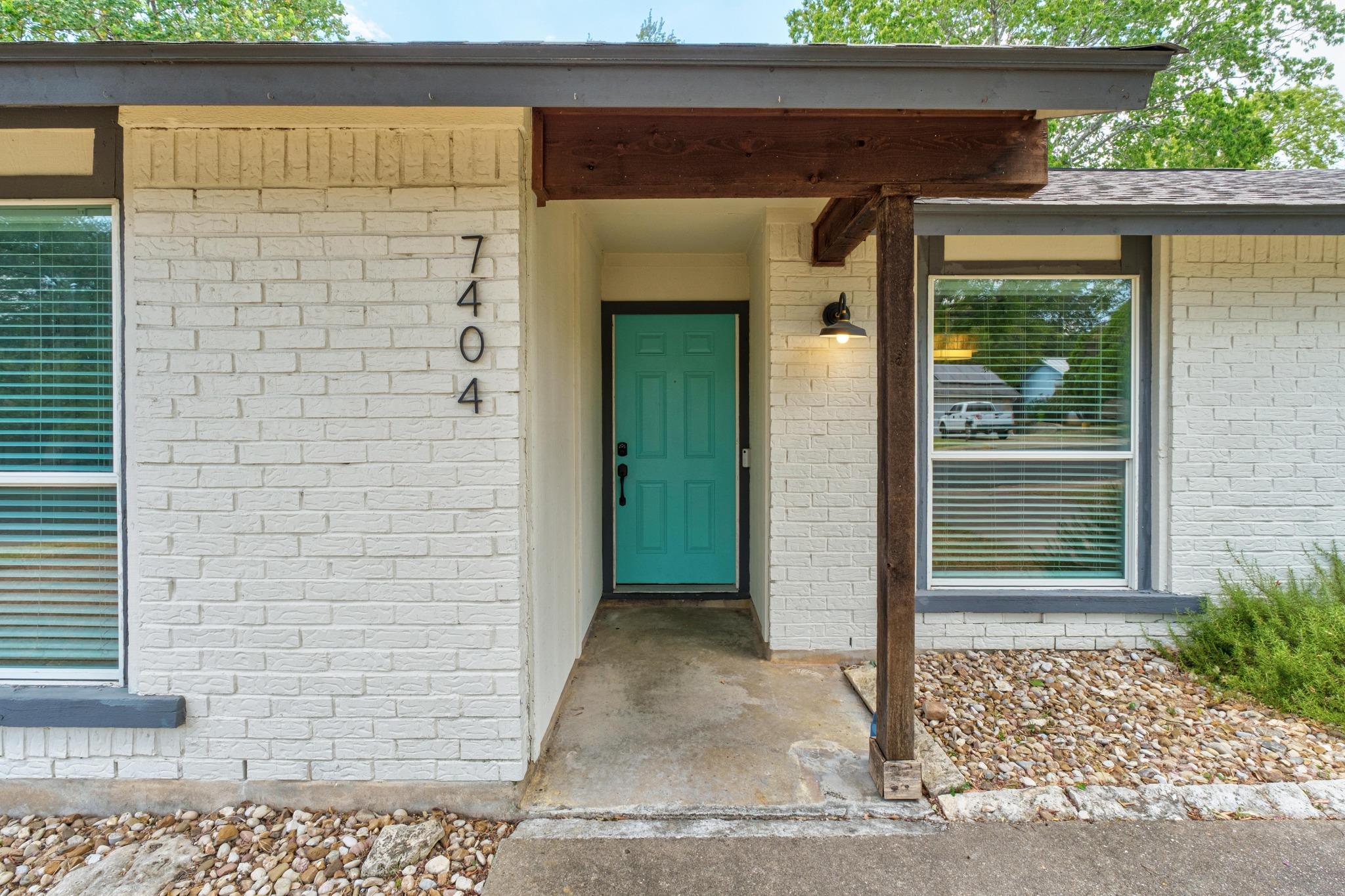 7404 Lunar DR — photo 4