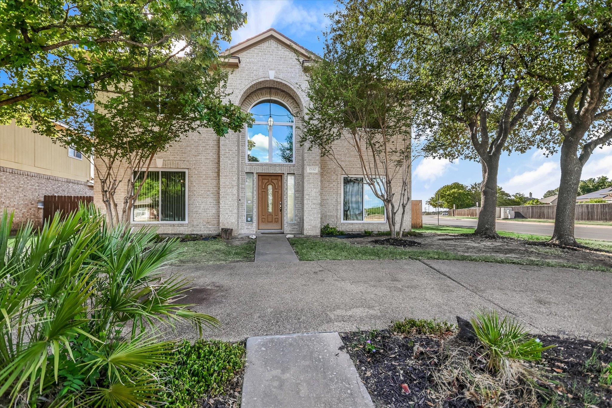 17132 Bishopsgate DR