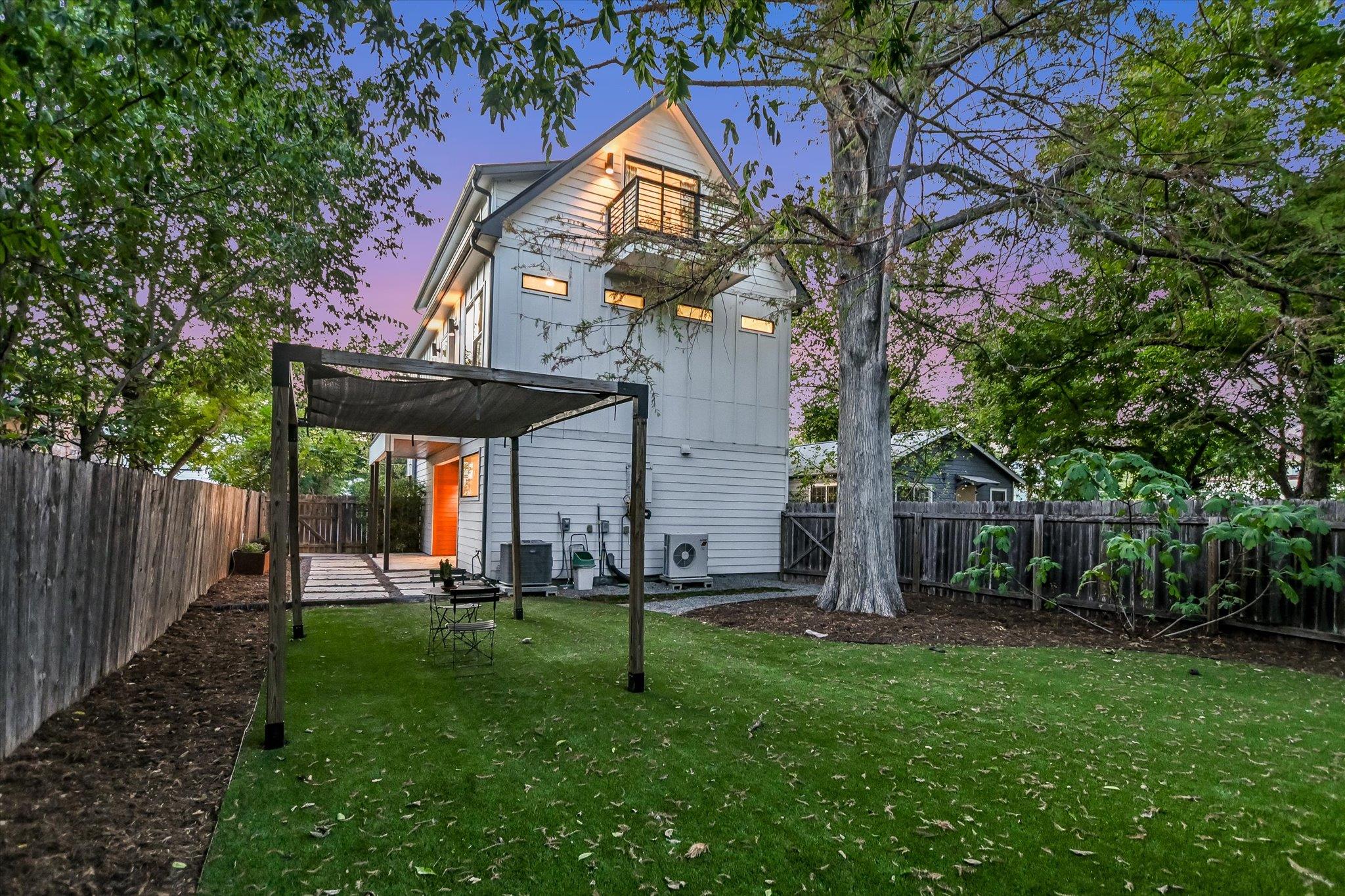 1127 Gunter ST #1 — photo 4