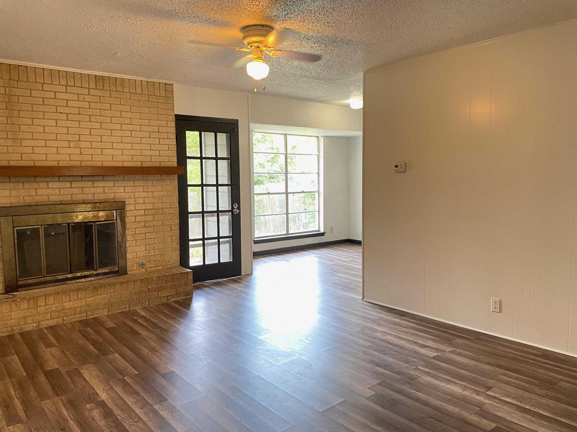 2015 Greenbrook PKWY #B — photo 3