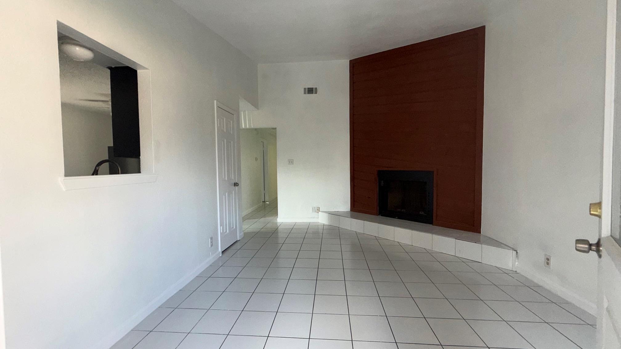 1303 Bonnie Brae ST #B — photo 3