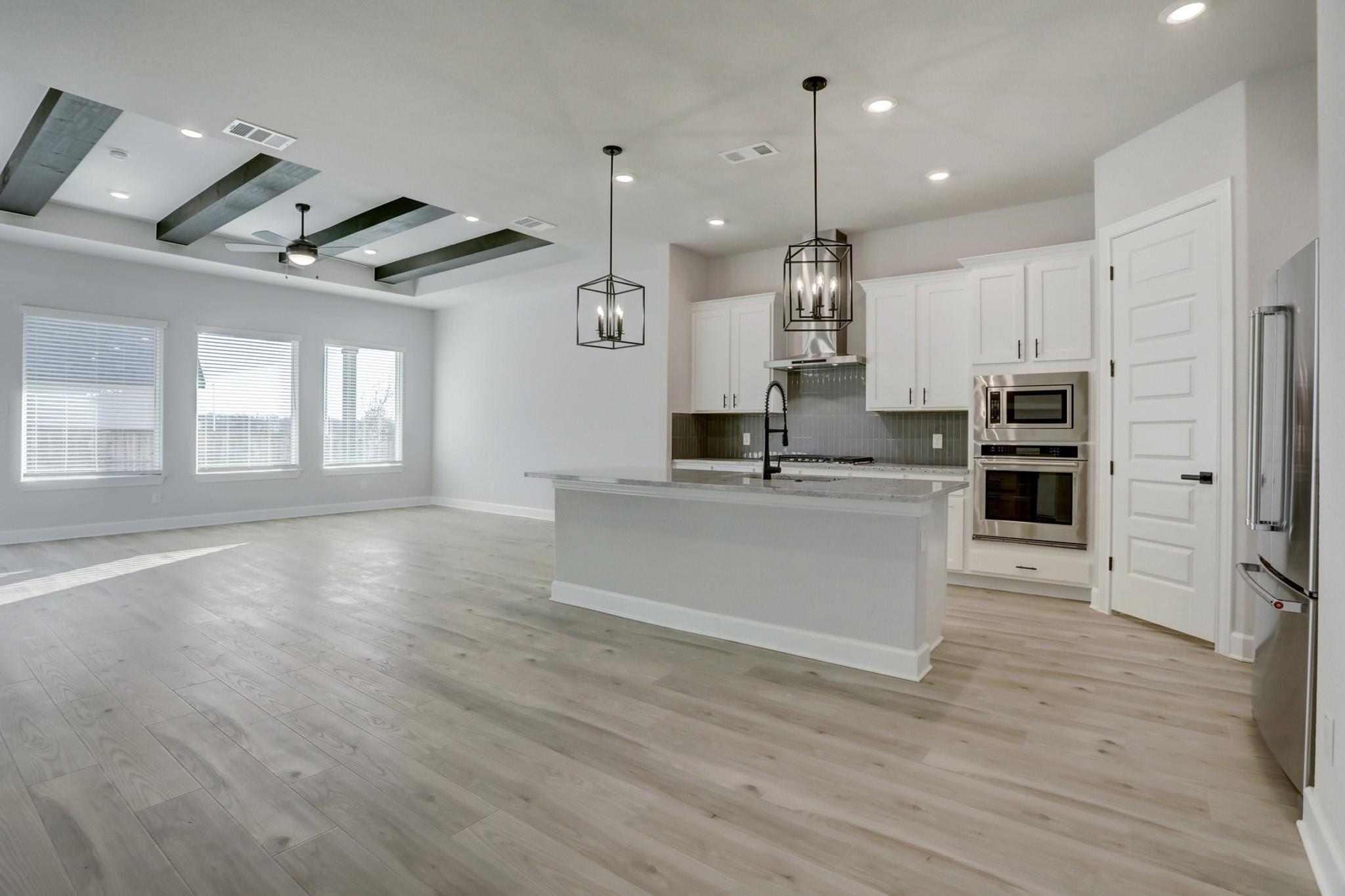 139 William Hersee DR — photo 3