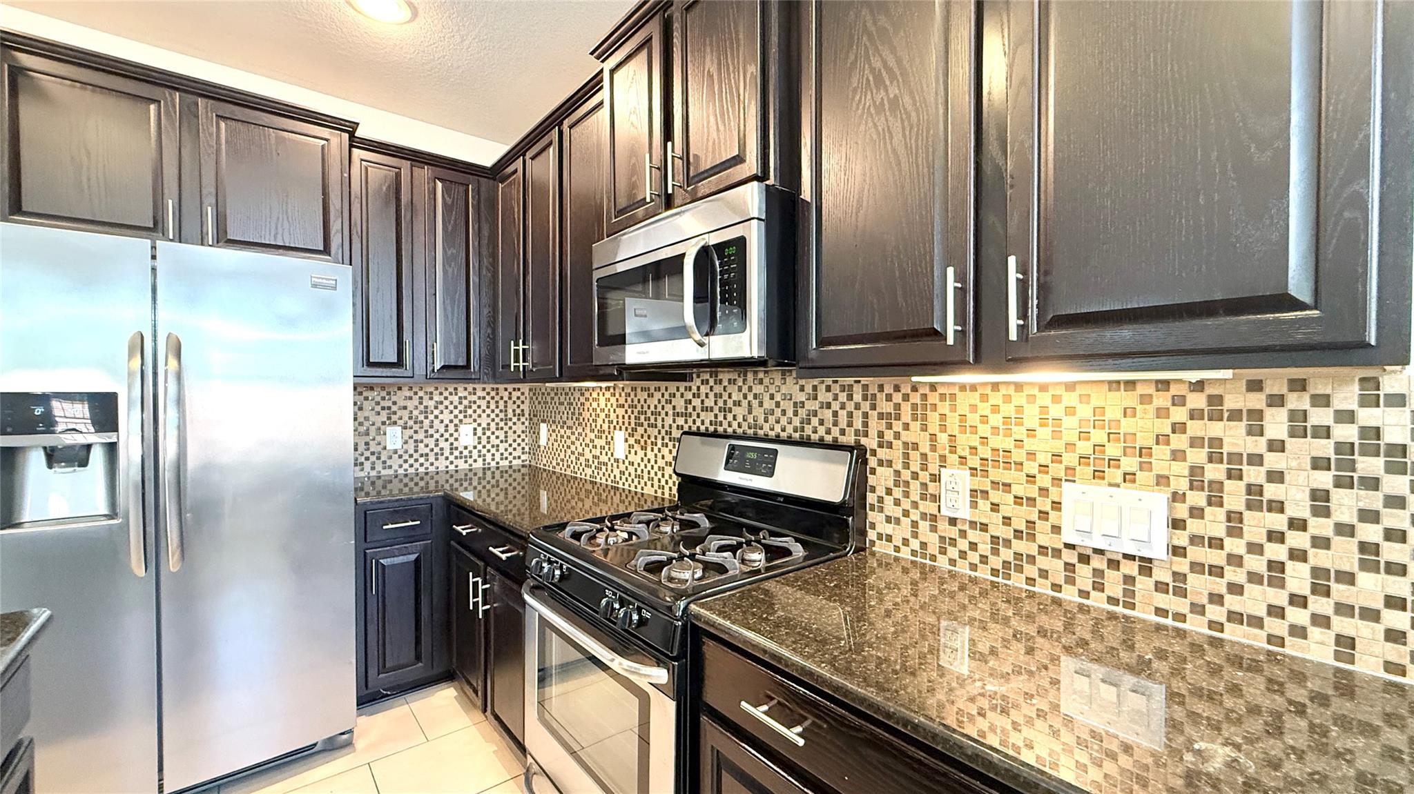1001 Zodiac LN — photo 3
