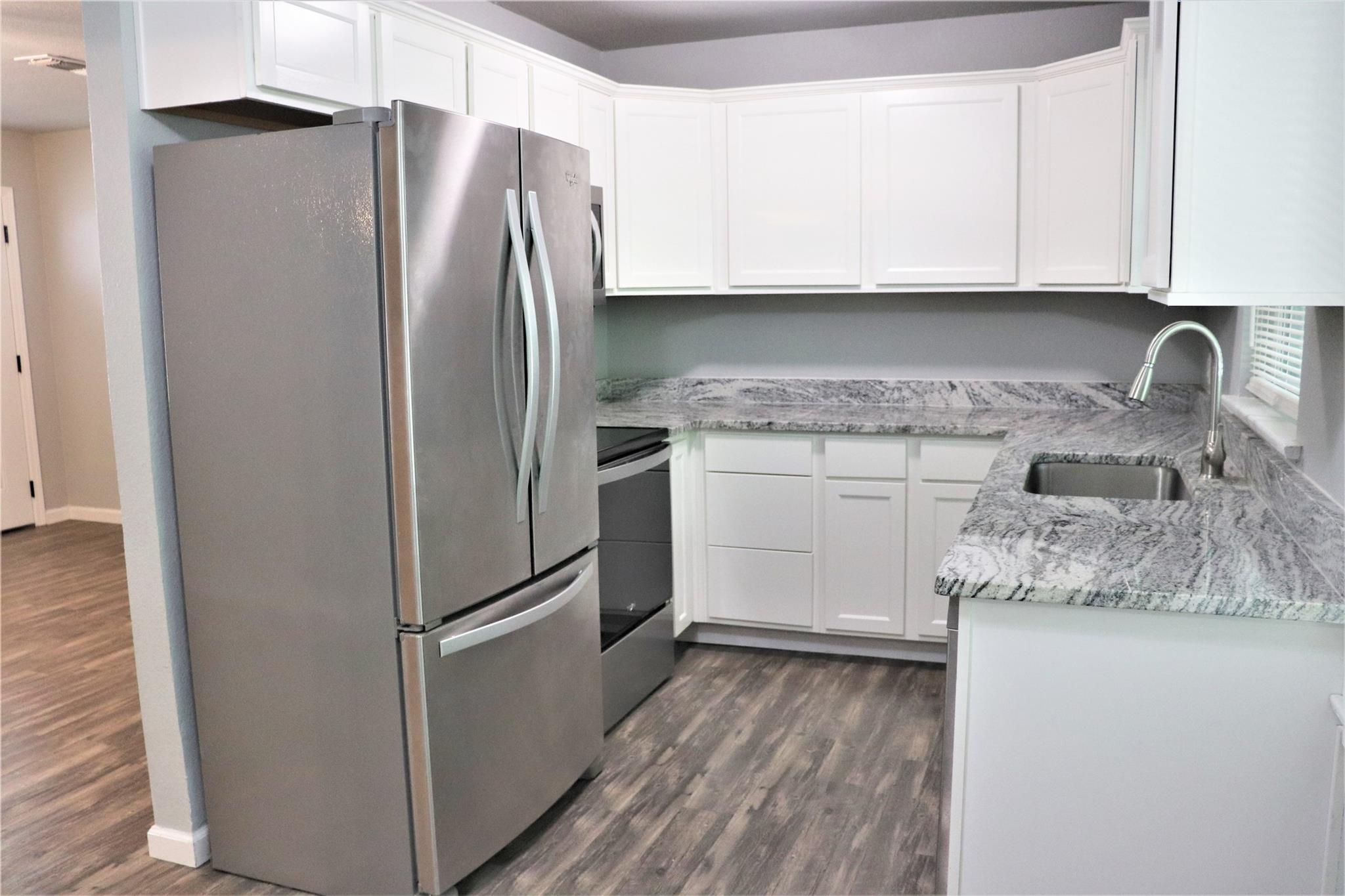 1002 Main ST — photo 4