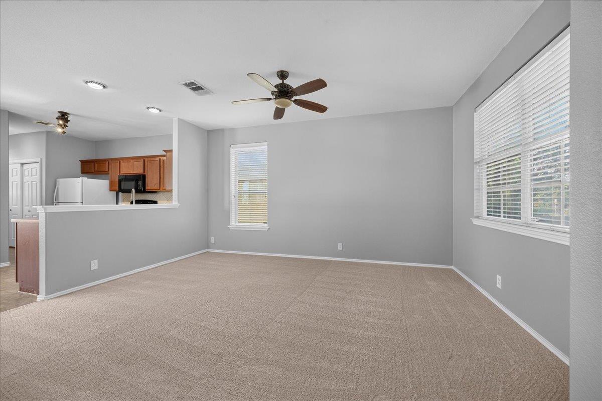 816 Craters Of The Moon BLVD — photo 3
