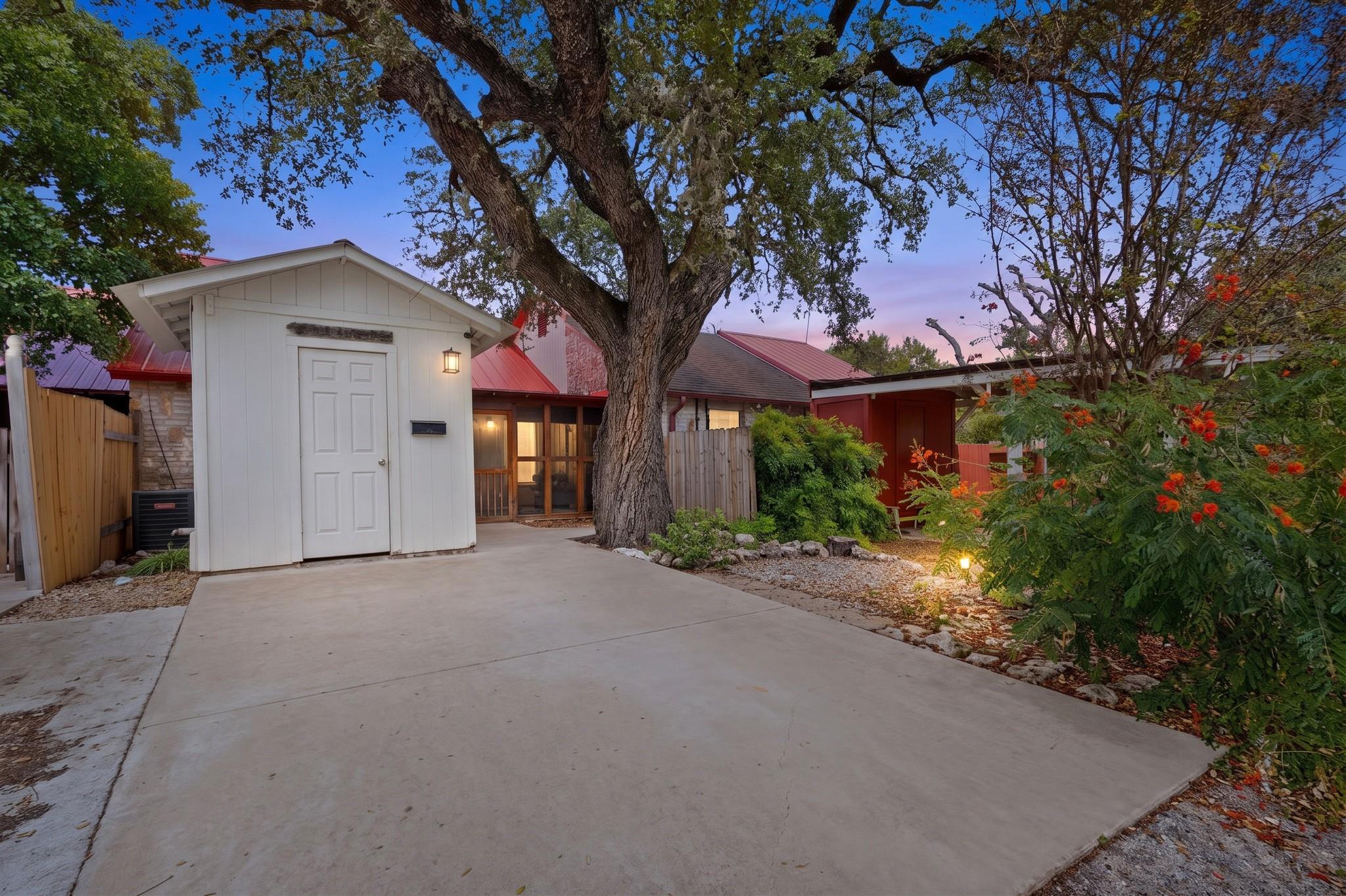 84 Shady Bluff DR