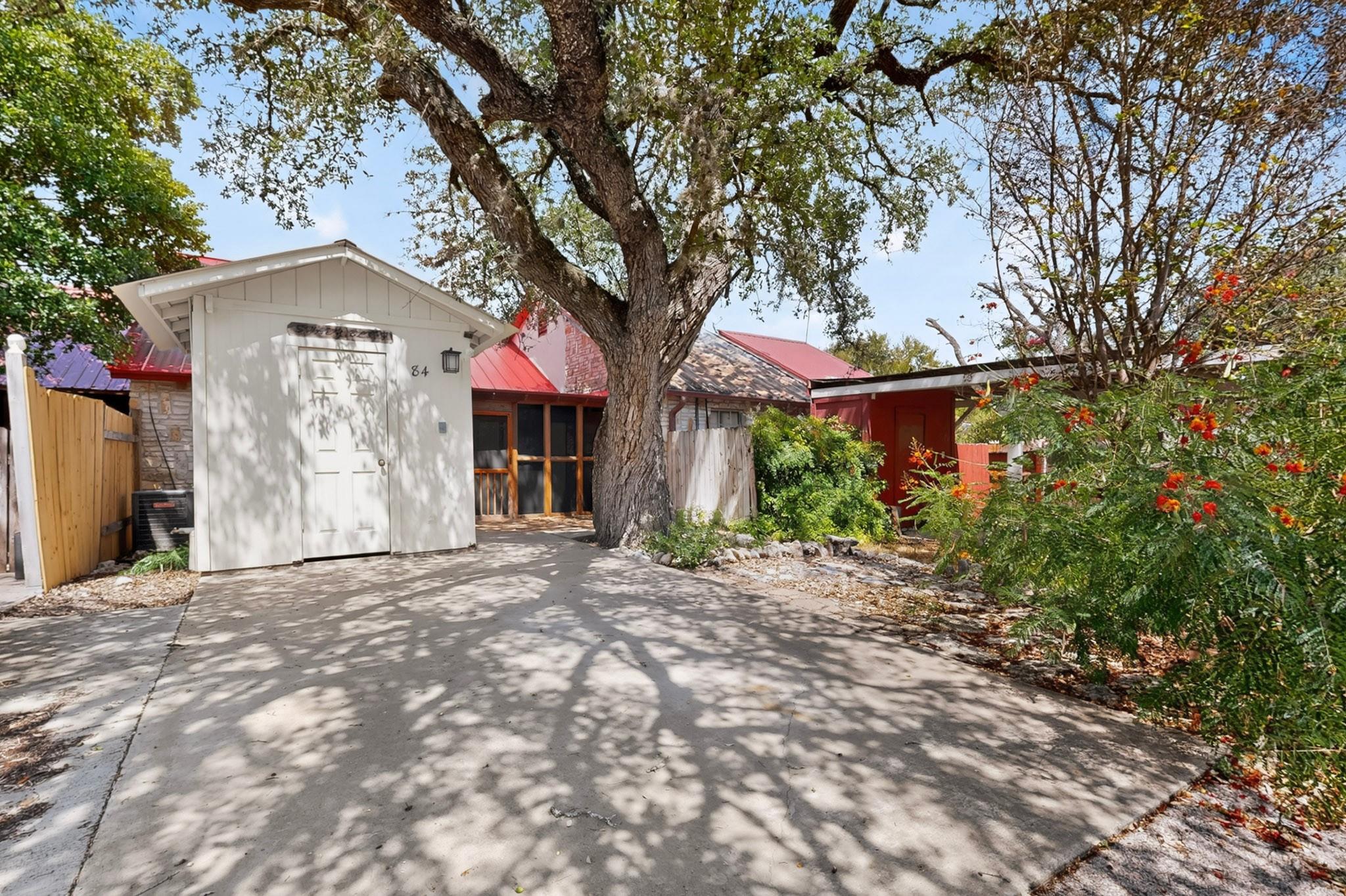 84 Shady Bluff DR — photo 3