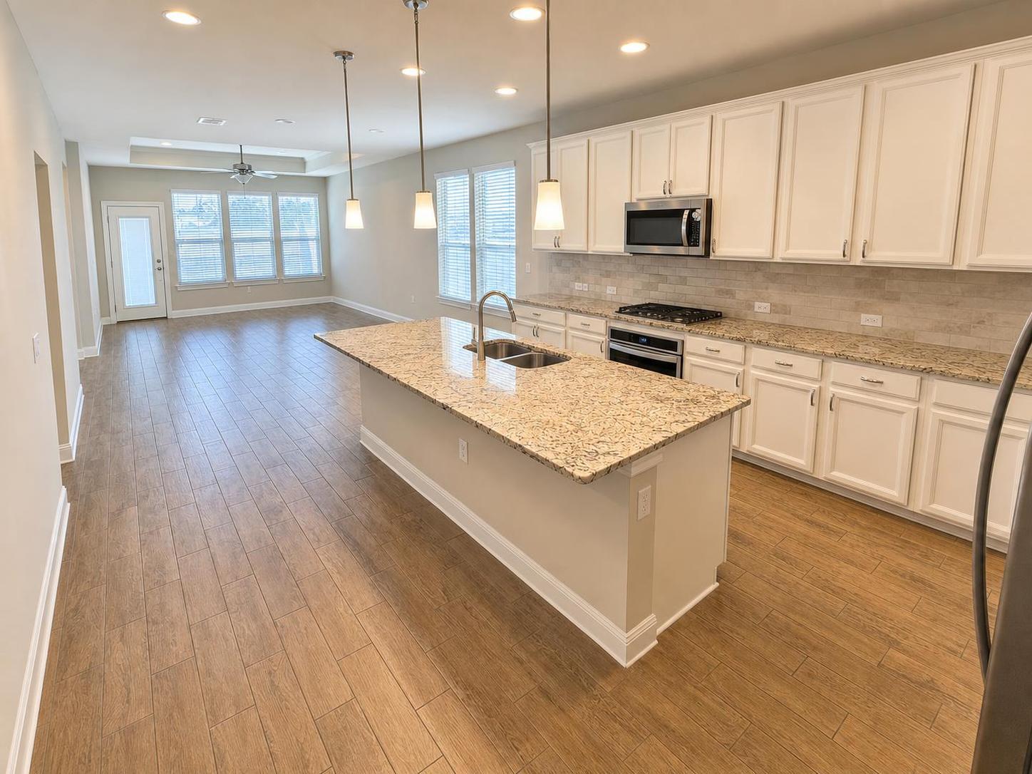9907 Quercia DR — photo 3